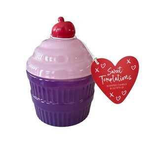 HEB Destination Holiday Sweet Temptations Cupcake Shaped Scented Candle New